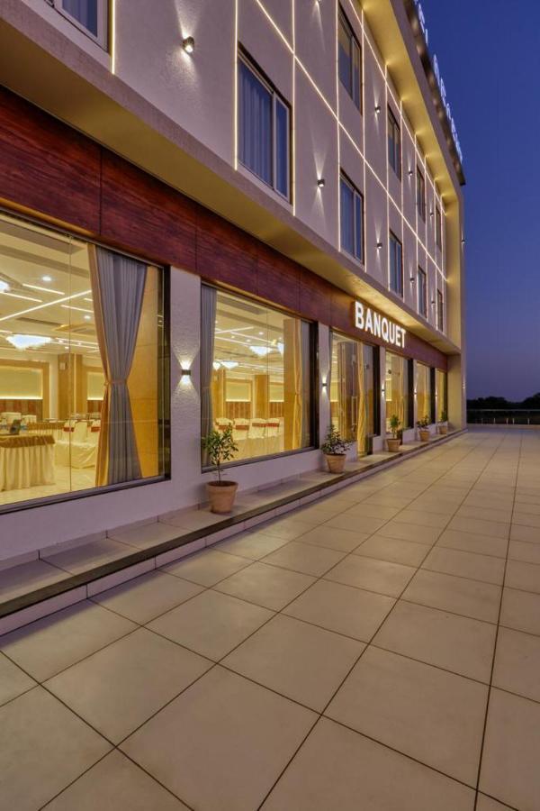 Hotel Decent Unjha Exterior photo