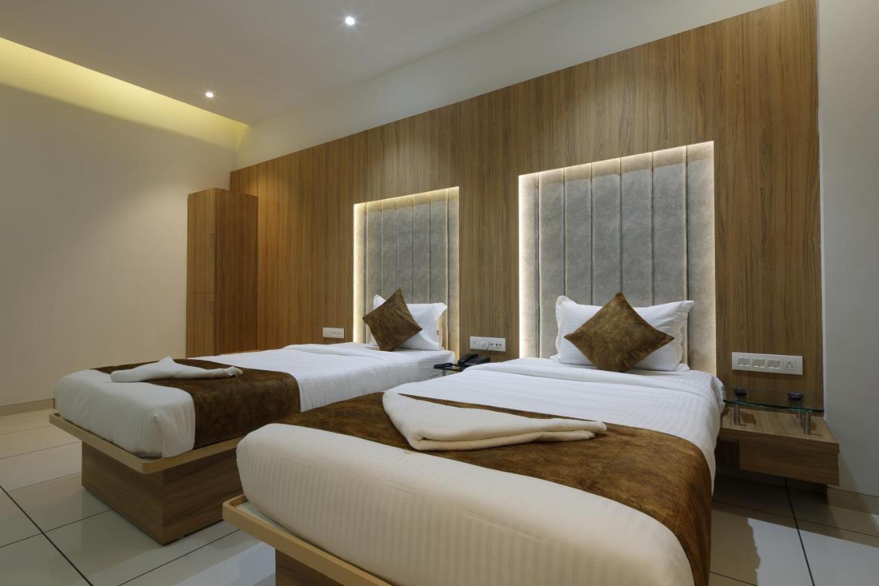 Hotel Decent Unjha Exterior photo