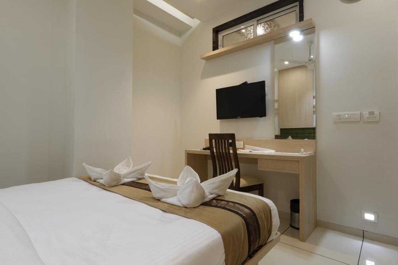 Hotel Decent Unjha Exterior photo